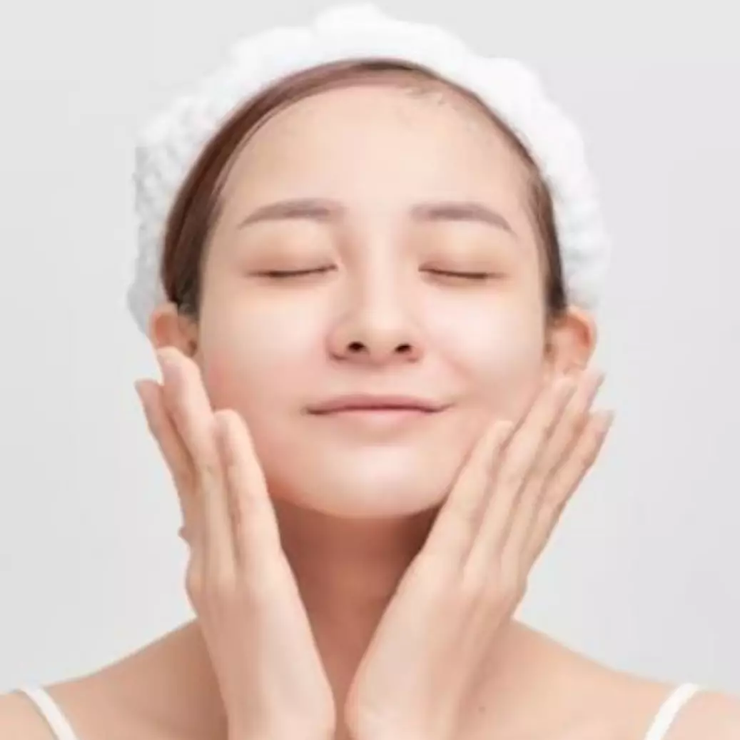 Trik menghaluskan dan mencerahkan wajah hanya pakai 1 jenis buah, atasi kusam dan beruntusan