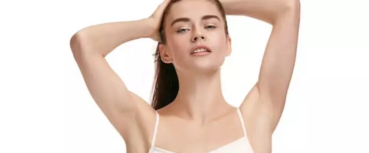 Cara memutihkan dan haluskan kulit ketiak ini cuma butuh 3 bahan dapur