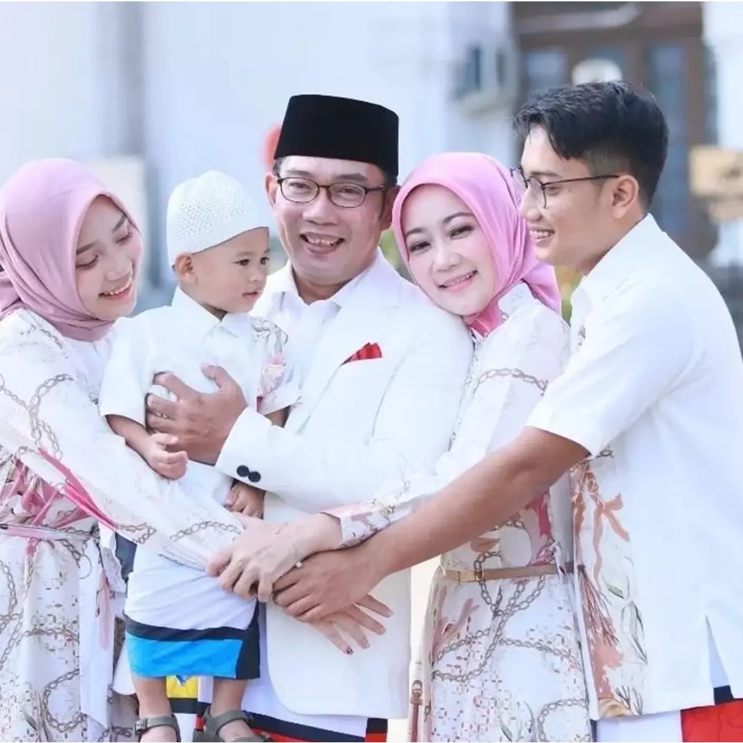 11 Momen haru mendiang Eril wisuda ITB, Nabila Ishma tepati janji jadi pendampingnya