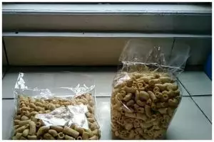 Cuma pakai plastik bening biasa, begini 7 trik bikin kemasan makanan yang bisa berdiri