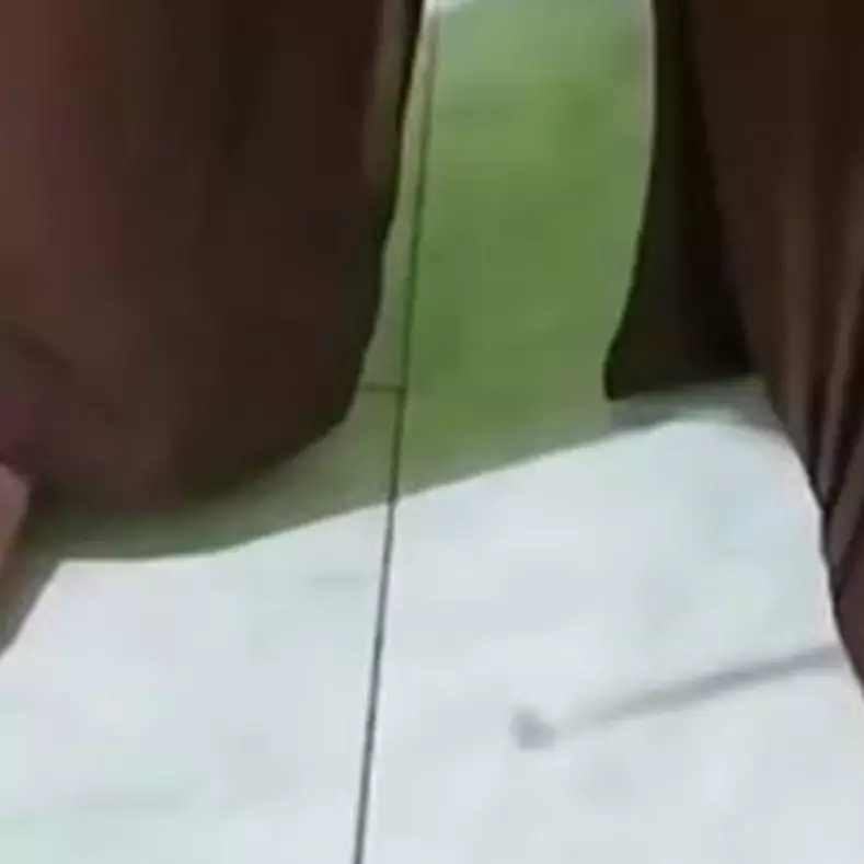 Cewek ini bagikan momen kesal beli celana di online shop berujung zonk, isinya di luar dugaan