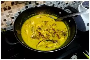 Tanpa tambahan bahan khusus, ini trik mengolah kuah opor ayam agar tidak cepat basi