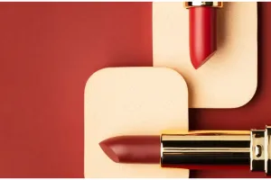 Tidak perlu reapply, ini trik bikin lipstik jadi tahan lama seharian