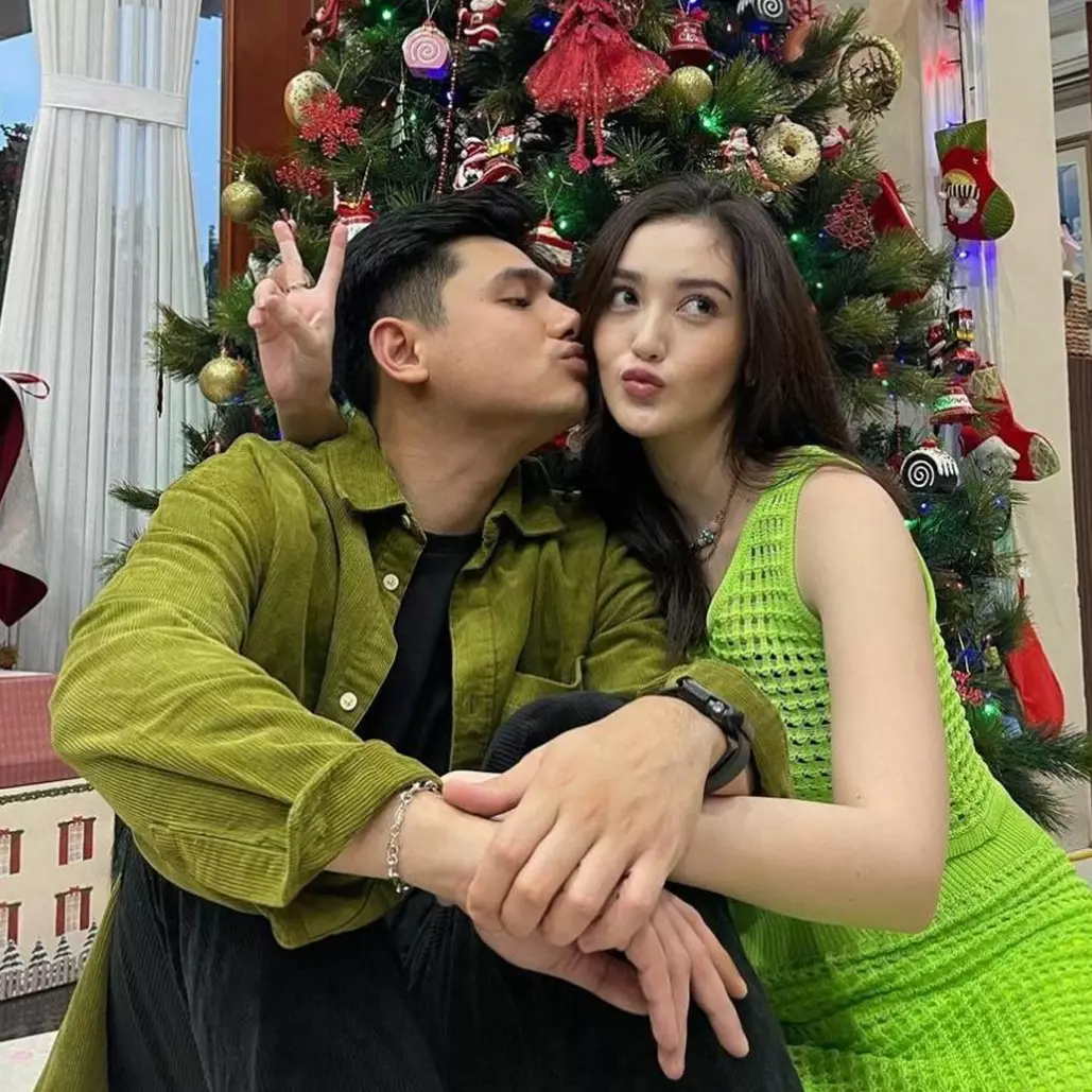 Makin mesra usai dibaptis, ini 9 potret Rayn Wijaya dan Ranty Maria saat liburan bareng