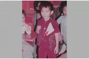 Bocah lugu ini pernah kerja kantoran sebelum jadi musisi, intip 11 potret terkininya yang manglingi