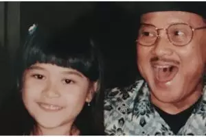 Bocah foto bareng BJ Habibie kini kian menawan disebut mirip Dian Sastro, intip 11 potret terbarunya