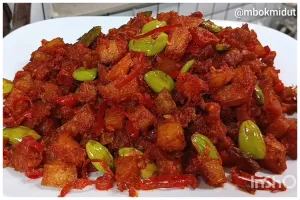 Trik masak sambal goreng kentang agar tak basi sampai 3 hari di suhu ruang, dijamin antigagal