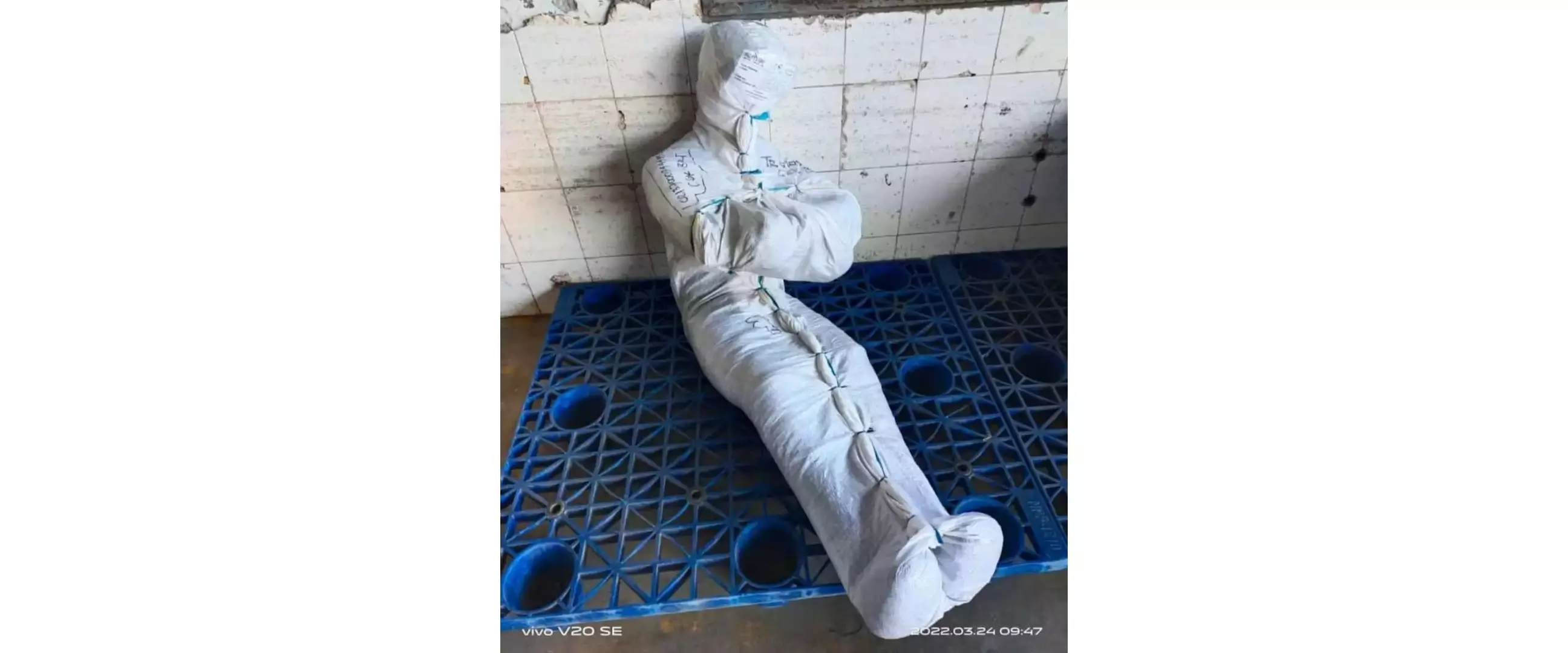 Sulit dimengerti, 11 potret kocak bungkus paket dari olshop ini bikin kurir dan penerima ketawa bareng