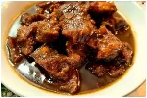 Tanpa presto atau direbus dulu, ini trik mengolah semur daging biar empuk tapi tak boros gas