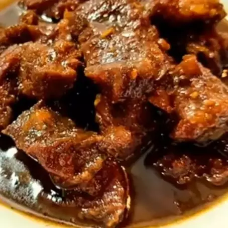 Tanpa presto atau direbus dulu, ini trik mengolah semur daging biar empuk tapi tak boros gas