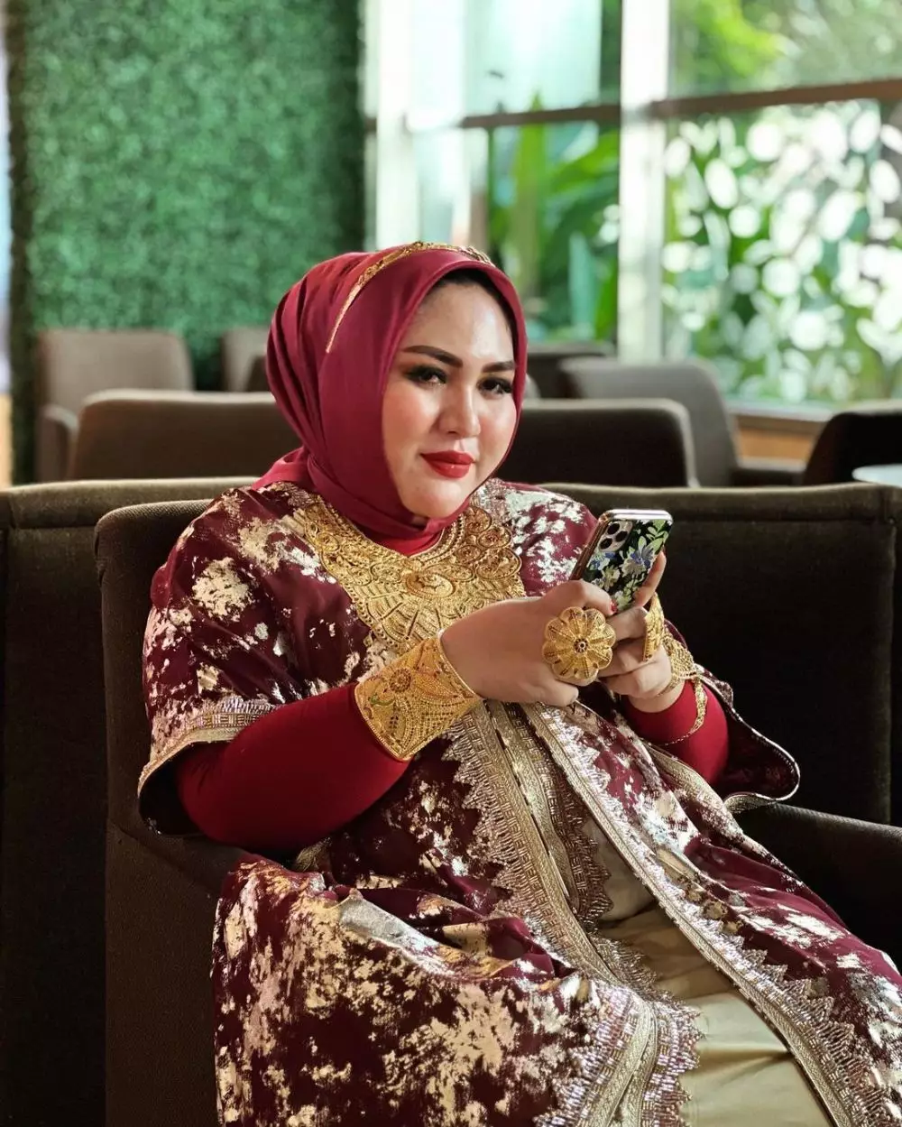 Mira Hayati borong emas TikTok