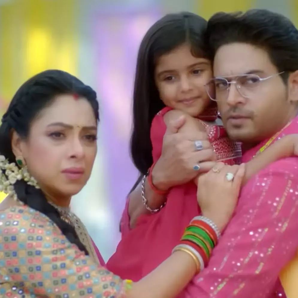 Anak angkat Anupamaa dan Anuj kecil-kecil jago bikin konten, ini 11 potret modisnya di keseharian