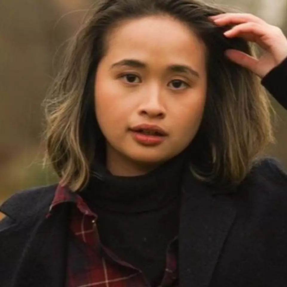 Wajah tampak berseri dan bebas berjerawat, intip 6 daily skincare ala Gritte Agatha