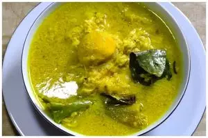 Tanpa direbus dulu, ini trik masak telur untuk opor yang praktis, cepat matang, dan tak ambyar