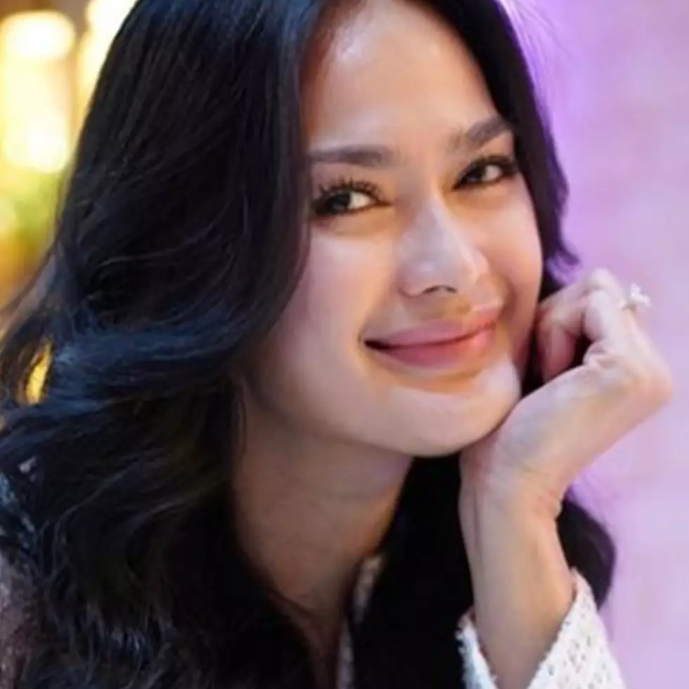 9 Potret lawas Donna Harun saat jadi model cover majalah, cantiknya nggak pudar