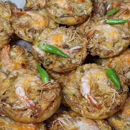 Tanpa cetakan khusus ote-ote, ini cara cepat bikin adonan bakwan goreng yang bentuknya rapi