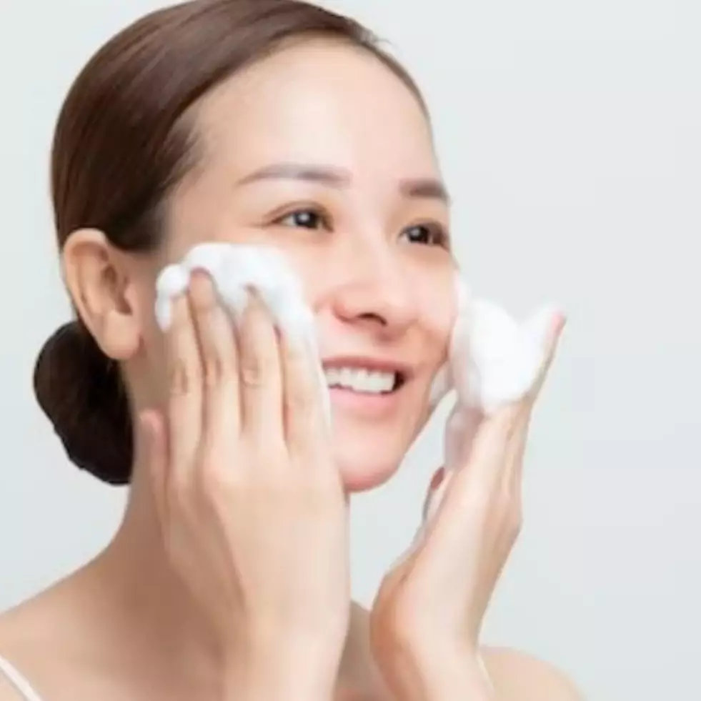 Cara membuat facial wash untuk cegah kulit kering ini cuma pakai 4 bahan alami, auto bersih dan lembut