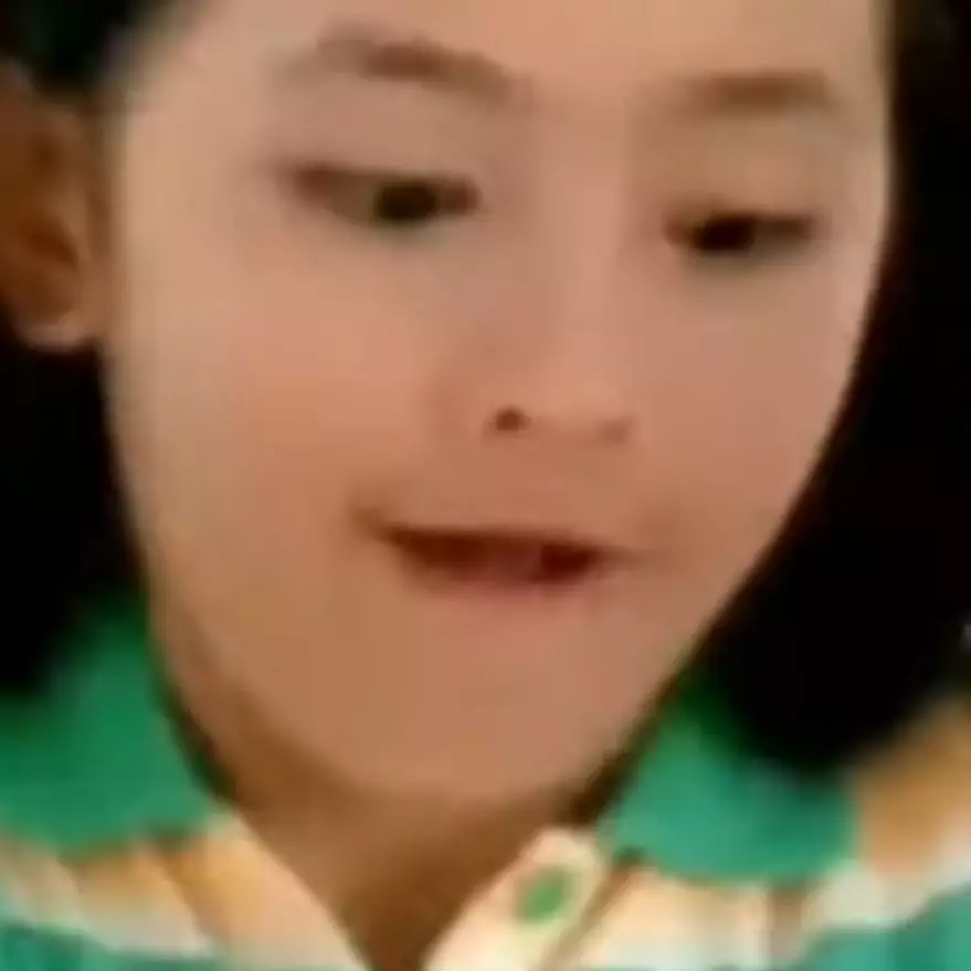 Bocah di iklan es lilin dulunya tinggal di rumah berdinding kayu, intip 11 potret kesehariannya kini