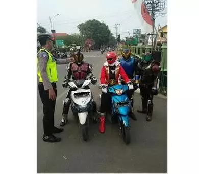 cosplay Power Ranger Berbagai sumber