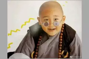 Bocah plontos di film Boboho kini sudah jadi ayah anak satu, ini 11 potret transformasinya