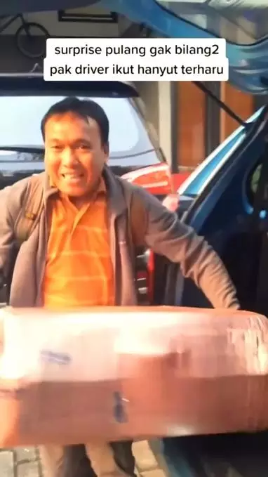 Momen haru pria mudik diam-diam Instagram Momen haru pria mudik diam-diam Instagram