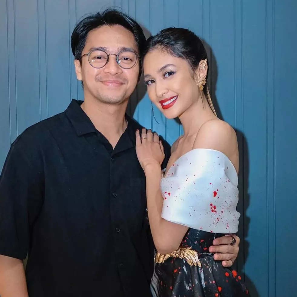 Tunjukkan toleransi, 9 seleb ini rayakan Lebaran bareng pasangan beda agama