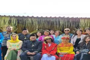 Karier melejit berkat sinetron Si Doel, intip rumah 5 pemainnya yang mewah