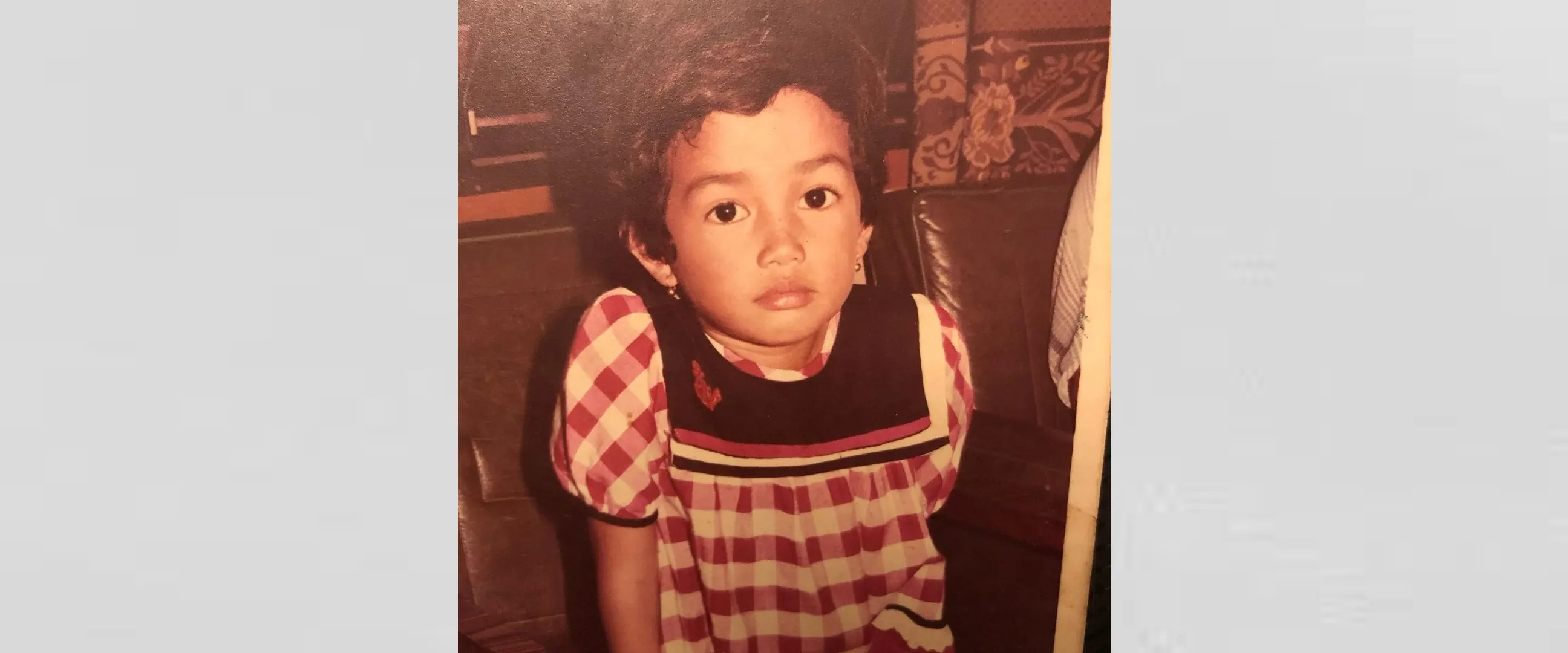 Bocah kecil rambut bondol ini kini jadi istri presenter kondang, intip 11 transformasinya