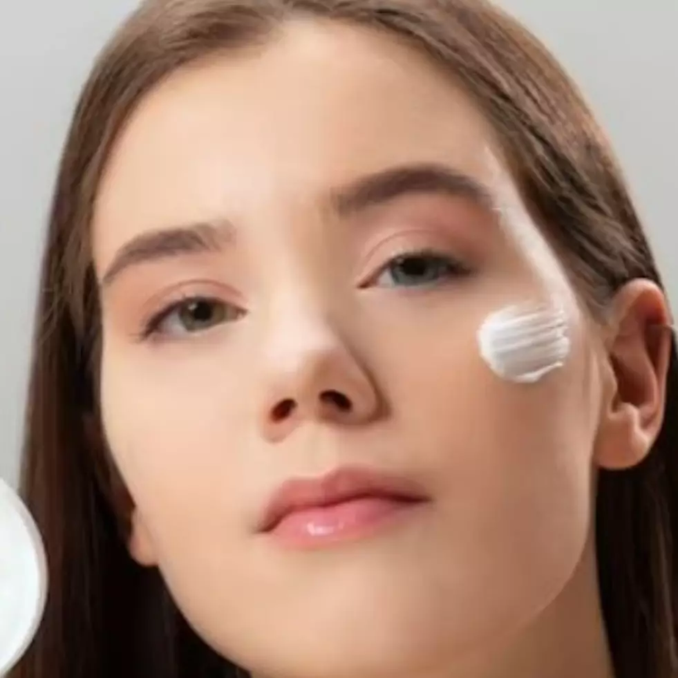 Kulit auto kenyal dan lembap, ini cara membuat krim malam untuk atasi wajah kendur pakai 2 bahan alami