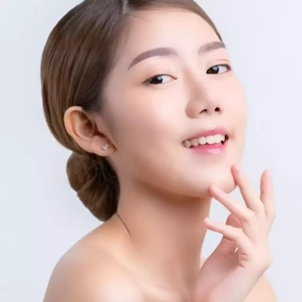 9 Rekomendasi exfoliating toner lokal di bawah Rp 200 ribu, bikin cerah dan samarkan tekstur wajah