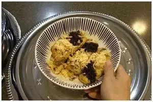 Cara efektif mencegah semut datang ke meja makan, cuma pakai 2 bumbu dapur