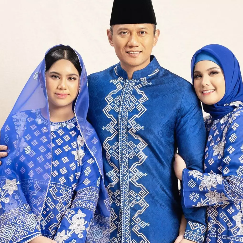 10 Momen pemotretan keluarga Annisa Pohan bareng mertua, penampilan Almira pakai makeup manglingi