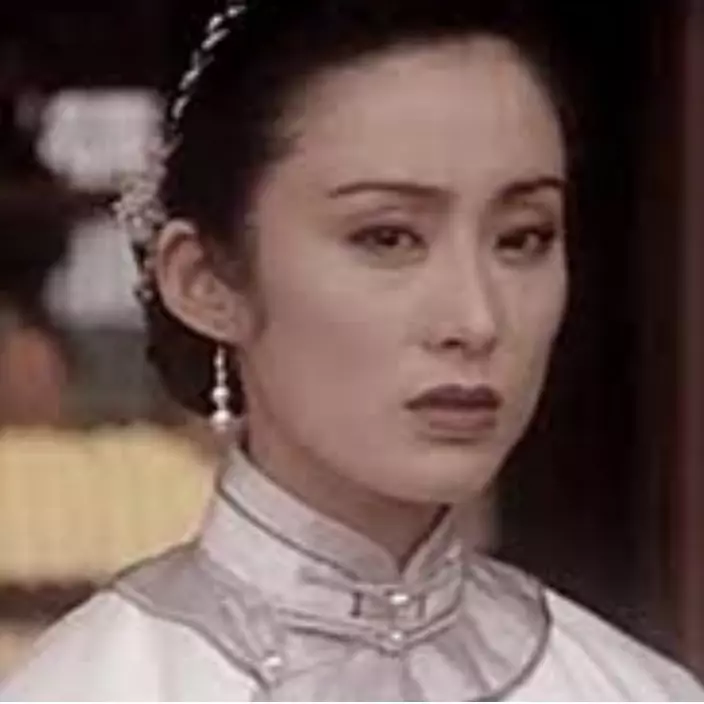 11 Pesona masa muda emak 10 anak ajaib di film Ten Brothers, dulu langganan jadi kekasih Stephen Chow