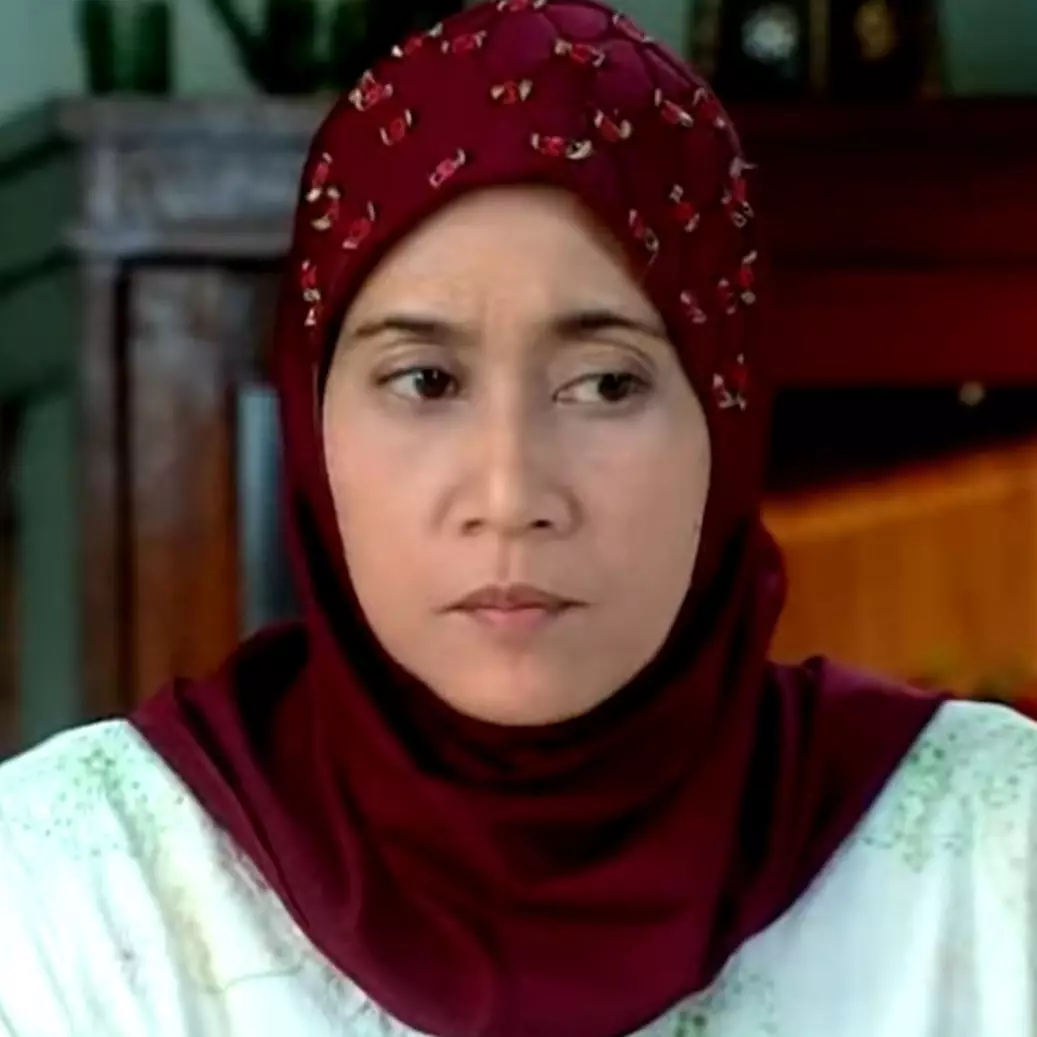 Ingat Bulik Rini bibi Shireen Sungkar di serial Cinta Fitri? 11 potret terbarunya ini bikin pangling