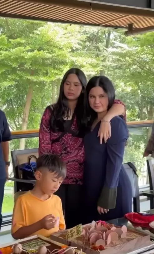 gaya bercanda annisa yudhoyono ke anaknya tuai pujian © berbagai sumber gaya bercanda annisa yudhoyono ke anaknya tuai pujian © berbagai sumber