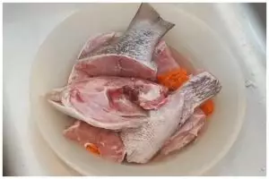 Tanpa jeruk nipis dan garam, ini cara menyimpan ikan supaya tetap segar dan tak lembek hingga 1 minggu