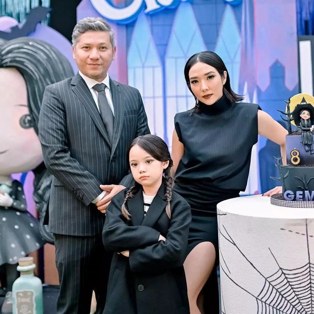 9 Momen Gading dan Gisel ajak Gempi liburan di Bali, kekompakannya tuai pujian warganet