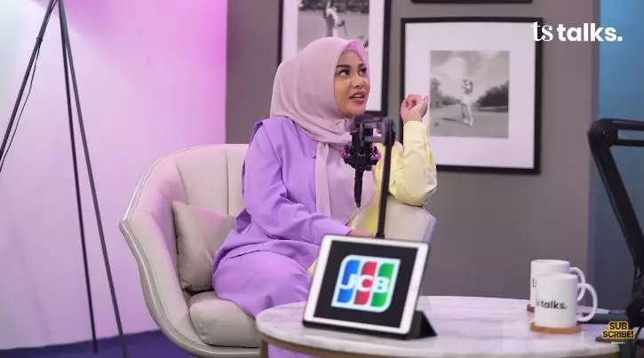 cerita aurel pernah minta cerai © YouTube cerita aurel pernah minta cerai © YouTube