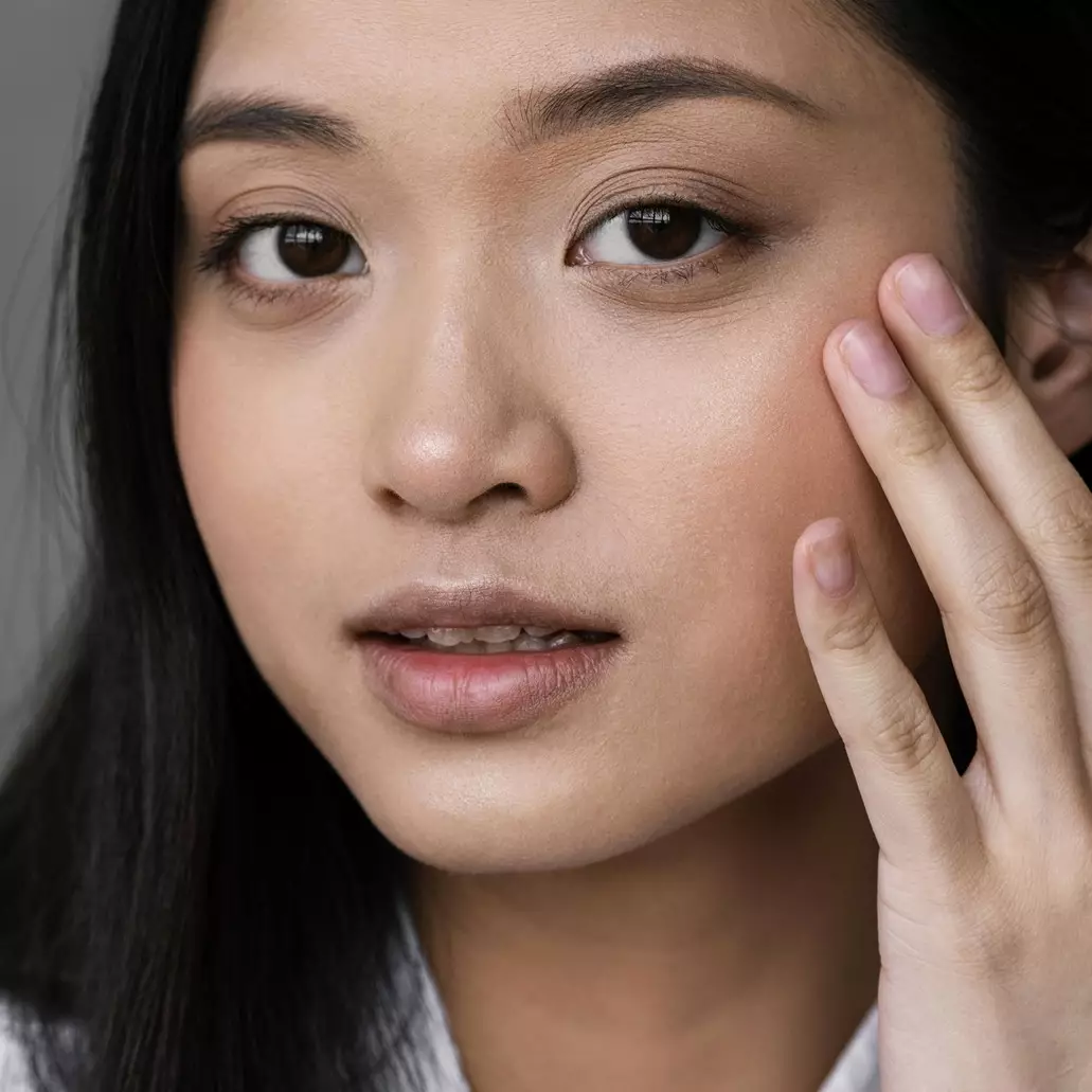 Sering tak disadari, ini 9 kebiasaan buruk penyebab timbulnya jerawat pada wajah