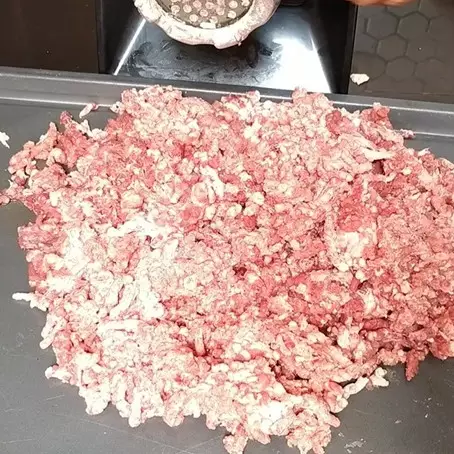 Cara menyimpan daging sapi giling agar tak menghitam berbulan-bulan, jangan langsung dikemas