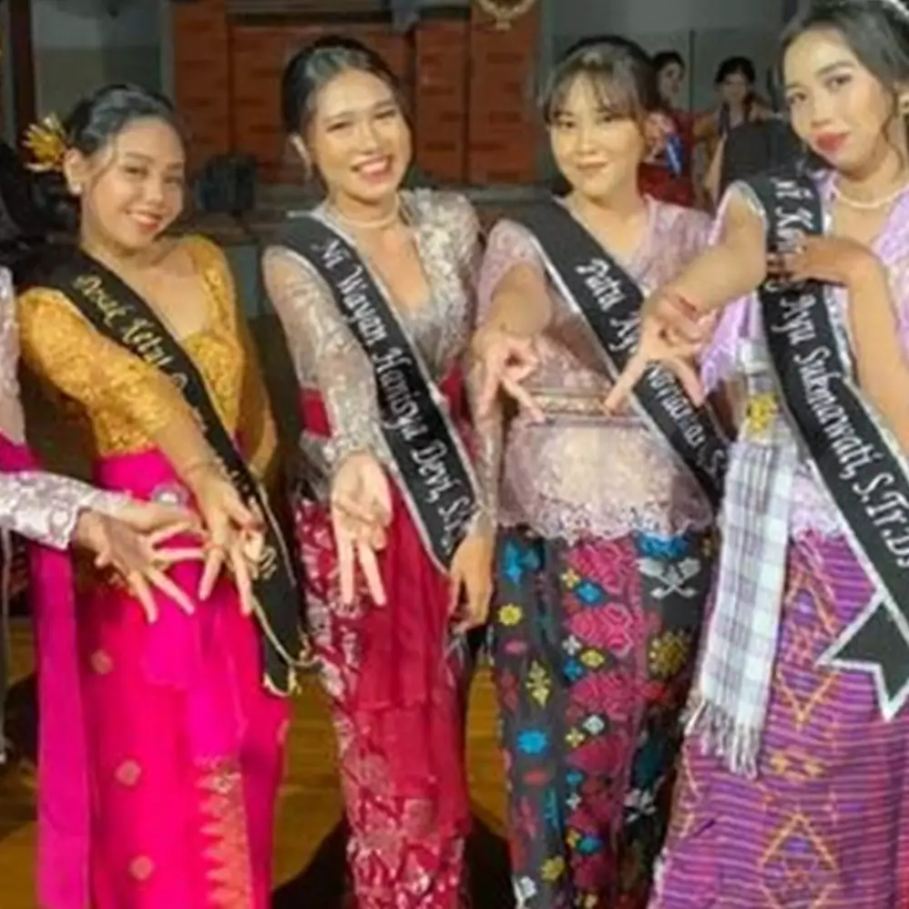 Viral geng pertemana lulus bareng dengan IPK nyaris sempurna, bikin auto insecure