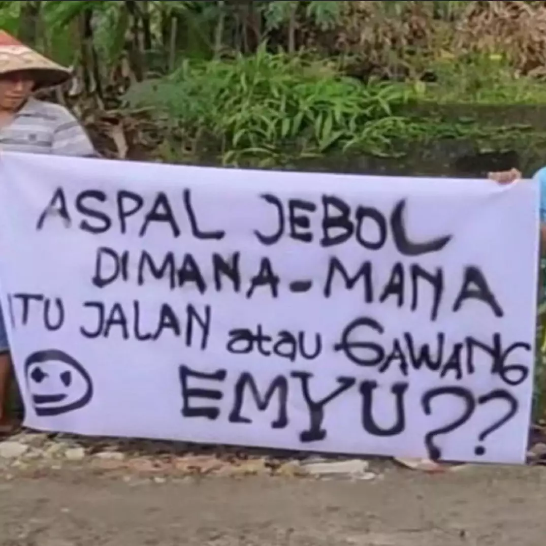 11 Tulisan lucu di spanduk saat demo ini kocak abis, bacanya bikin cengar-cengir