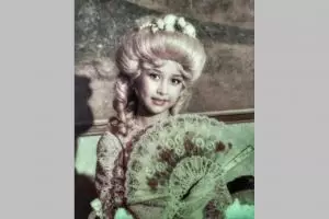 Aktris cilik bergaya nyentrik ini kini langganan peran ibu-ibu, intip 11 transformasinya