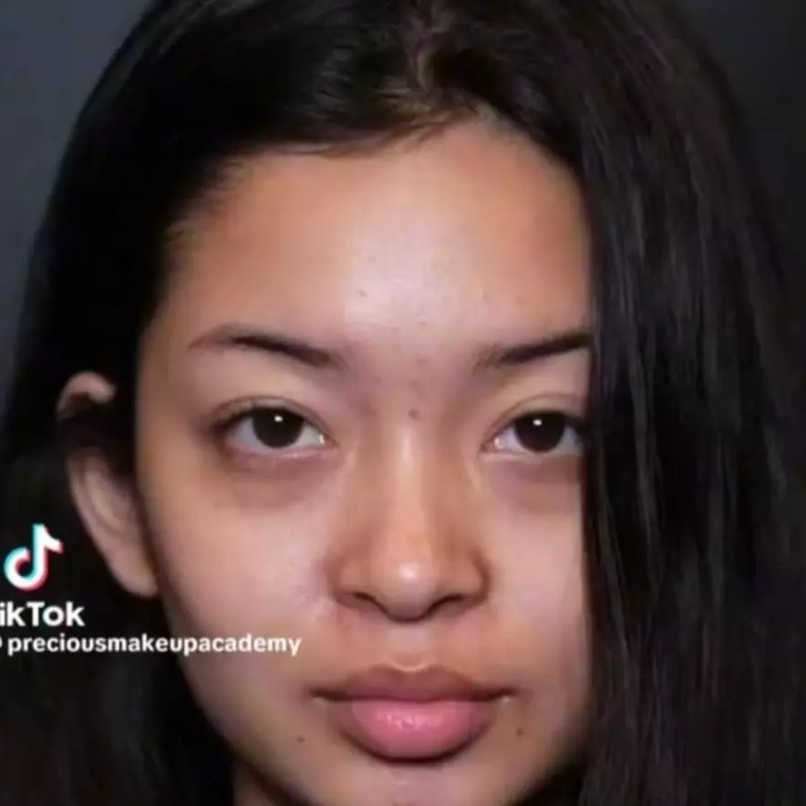Wanita ini jadi mirip Lyodra Ginting usai dimakeup gaya adat Batak, potret before-afternya bikin kaget