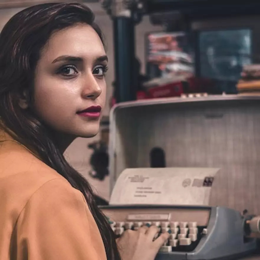 Contoh menulis cerpen sekolah, lengkap dengan pengertian dan cara membuatnya