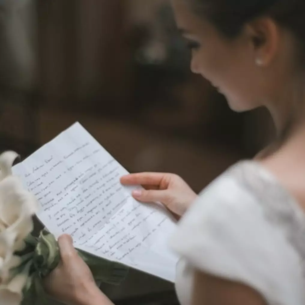 15 Arti mimpi menikah dengan orang yang disukai menurut primbon Jawa, adanya kebahagiaan tak terduga