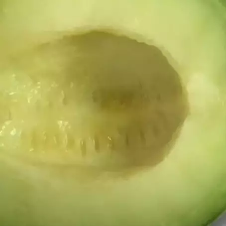 Cara menyimpan melon yang sudah dibelah agar tak mengerut dan lembek hingga 10 hari