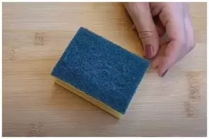 Tanpa sitrun atau baking soda, ini cara rawat spons cuci piring supaya higienis dan tak cepat rusak