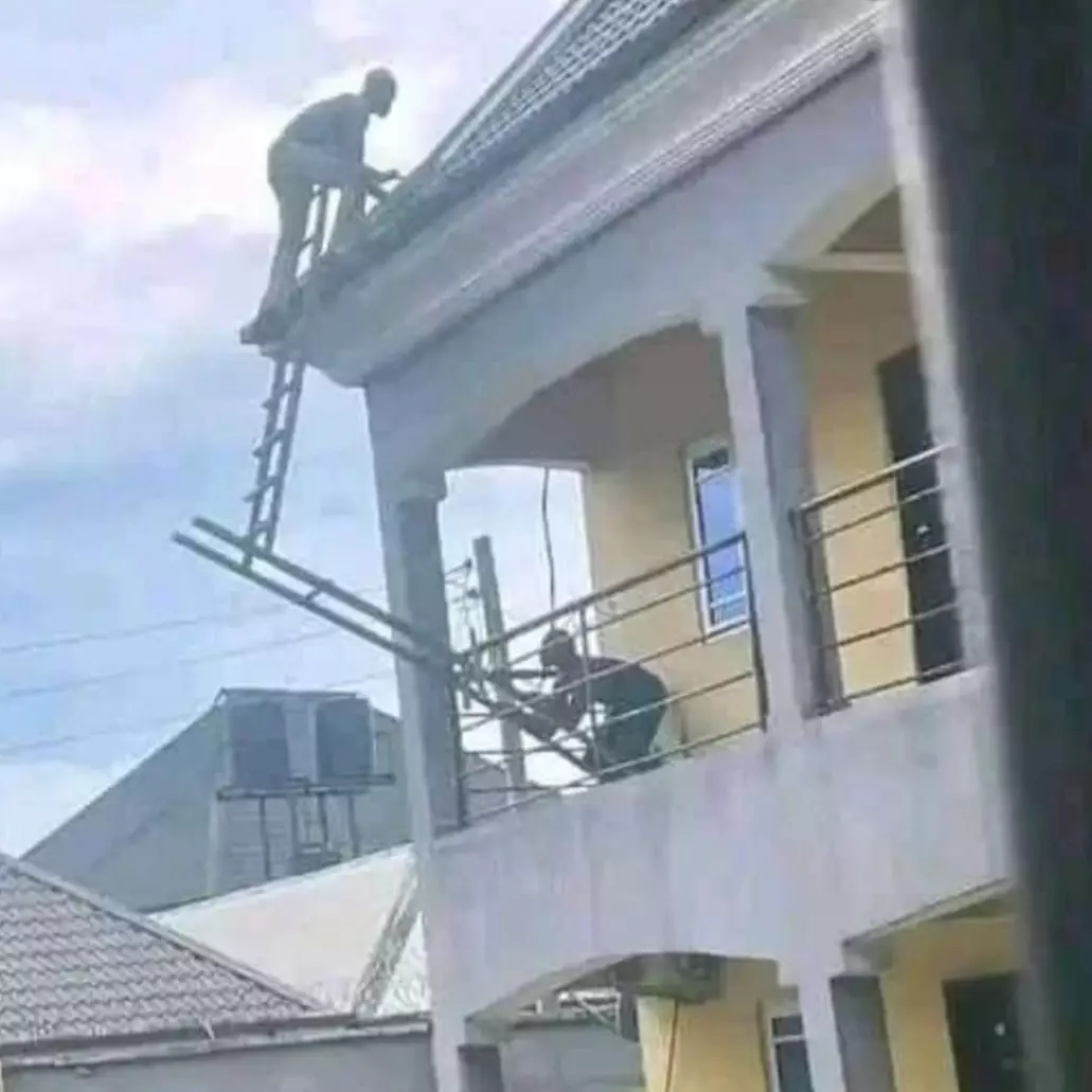 Sulit dimengerti, 11 potret kocak tukang bangunan banyak tingkah ini bikin geleng kepala