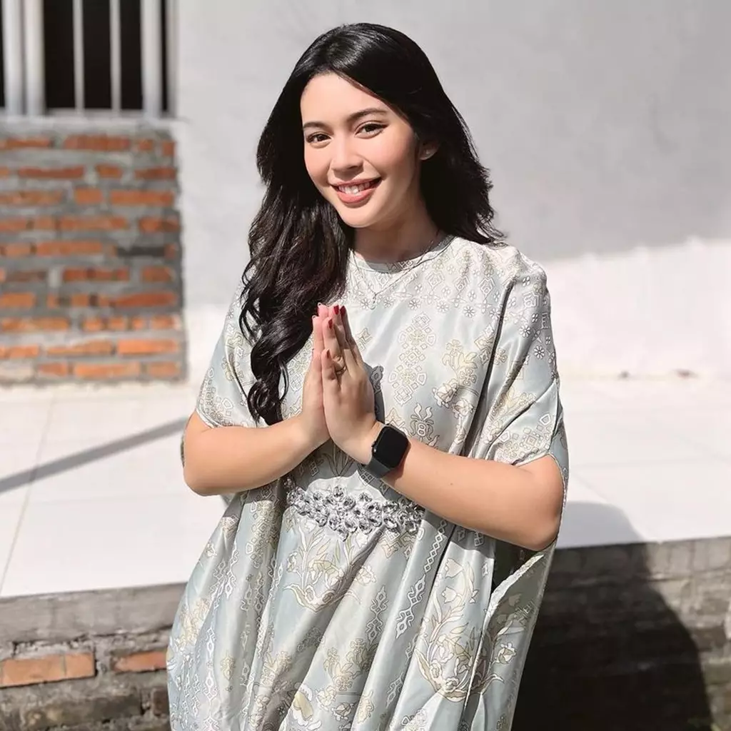 7 Detail makeup Fay Nabila dari lamaran sampai menikah, cantiknya flawless dan manglingi